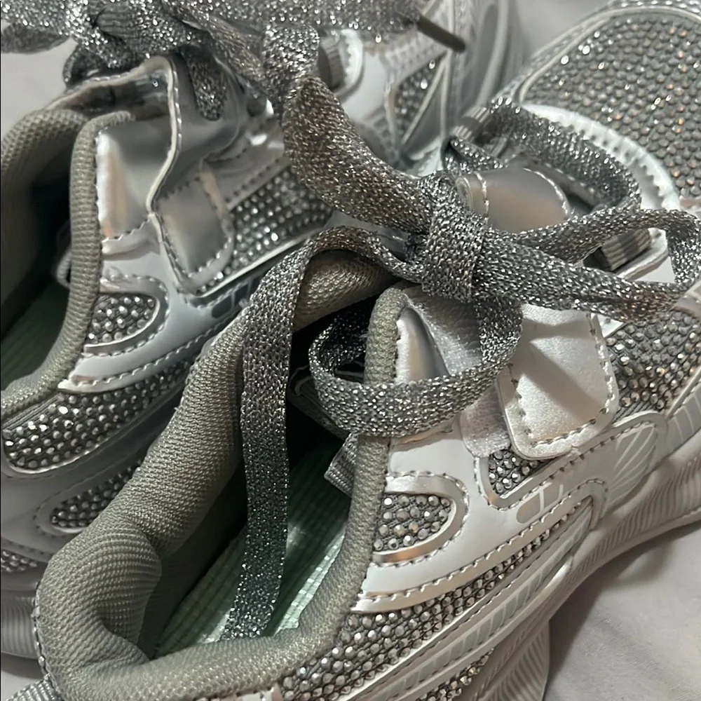 SHEIN Silver and White Sneakers Modern Sporty Design